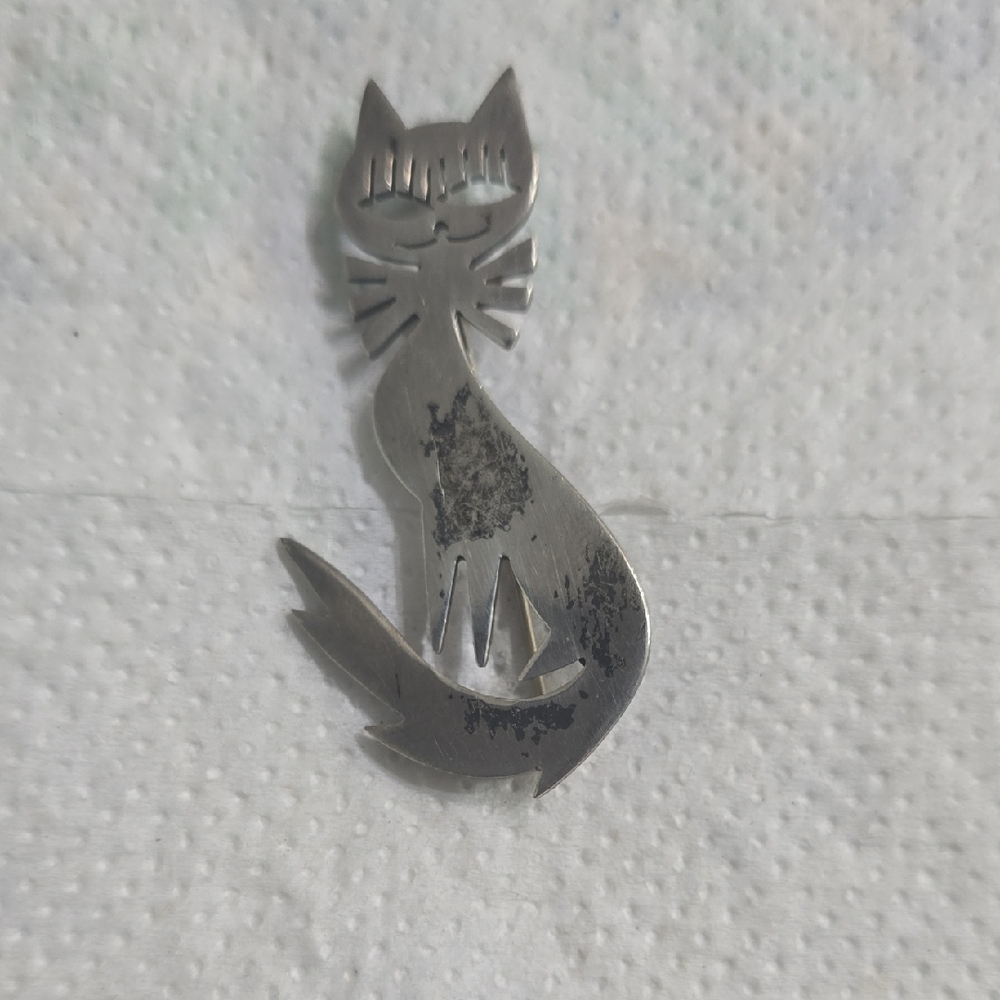 VINTAGE SIGNED MEXICAN STERLING SILVER CUTE CAT PIN OR PENDANT WEIGHS